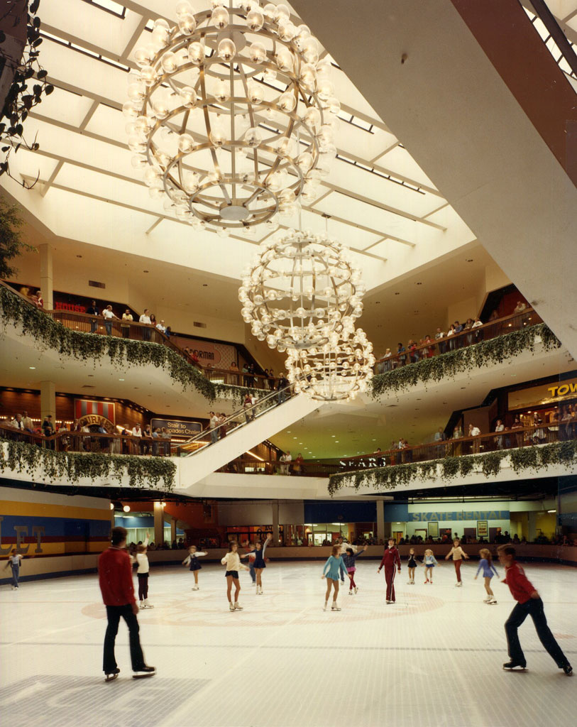 Ice Skating Topanga Mall Archives - Double Chin Diary