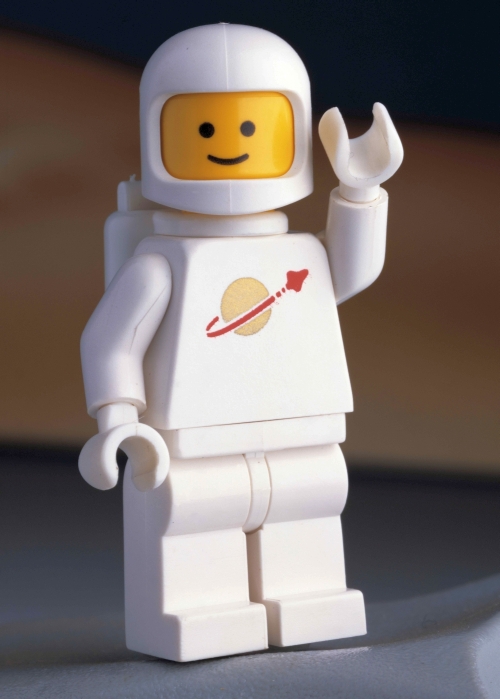 legos astronaut